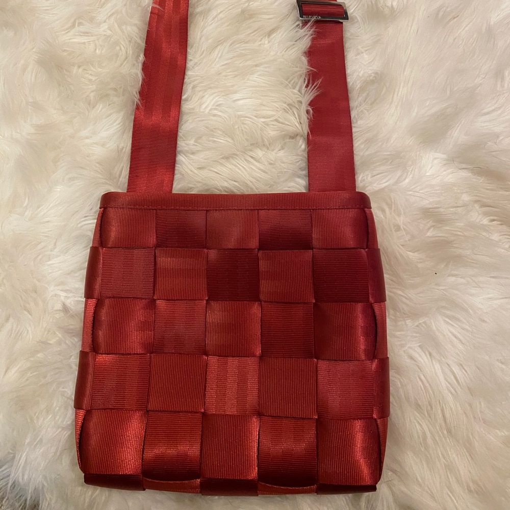 Harvey seat belt bag